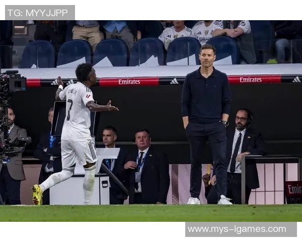 TA：虚构人物阿隆索在世俱杯期间进行钓鱼测试，发现更衣室有人泄密